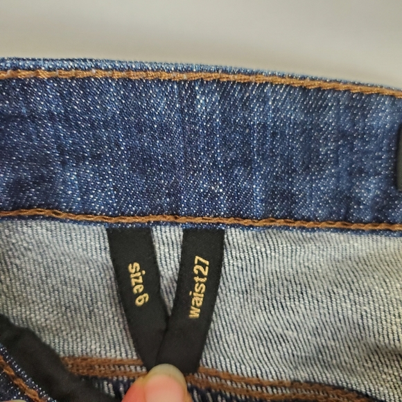 Nine West Cropped Medium Dark Wash Jeans - Picture 4 of 5